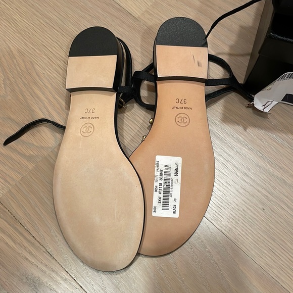 BNIB Auth. CHANEL Rhinestone Encrusted thing sandal size 37 or 7 - Picture 10 of 11